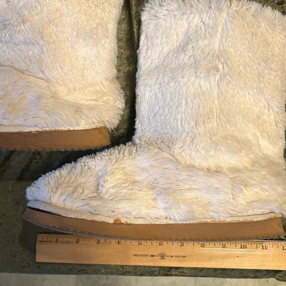 High Top Slippers - Picture 4 of 10